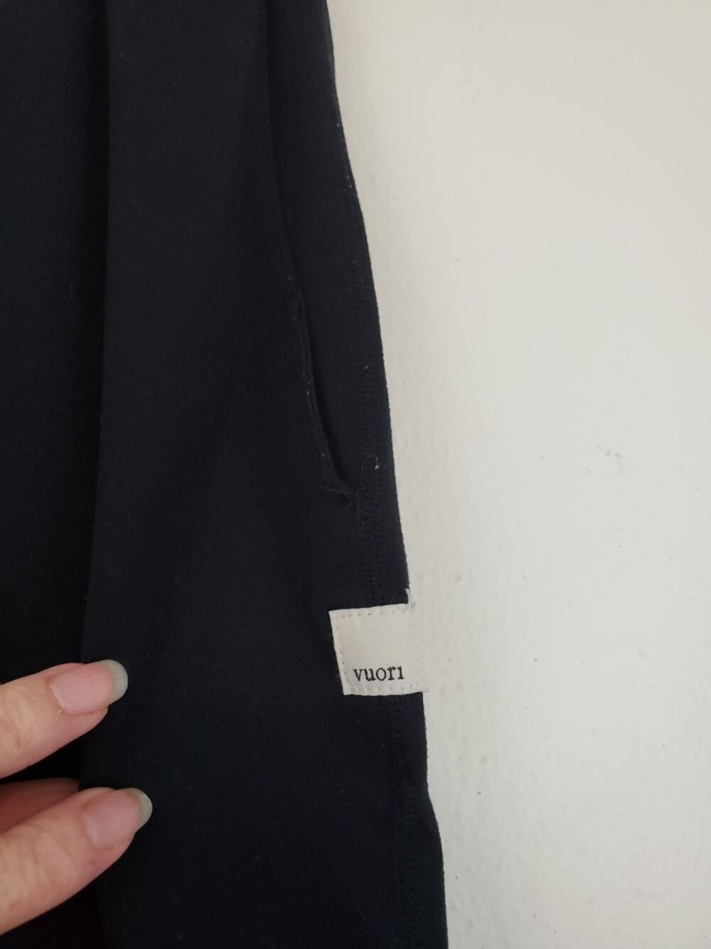 Vuori Performance Jogger in black, pull on with drawstring - Picture 8 of 12